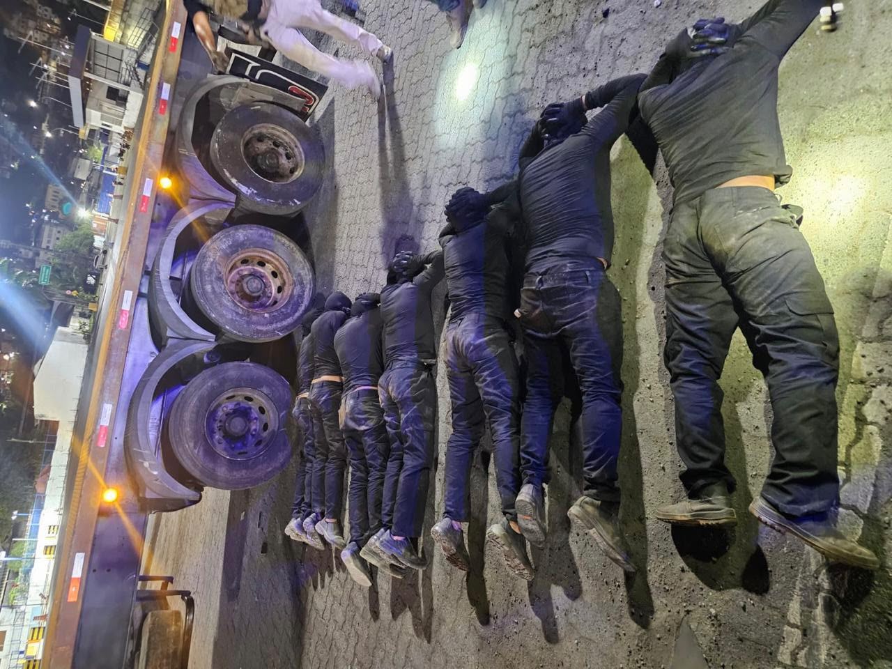 Capa: Cocaína do PCC: sete baianos e dois paranaenses são os presos com 1 tonelada da droga no Porto de Salvador