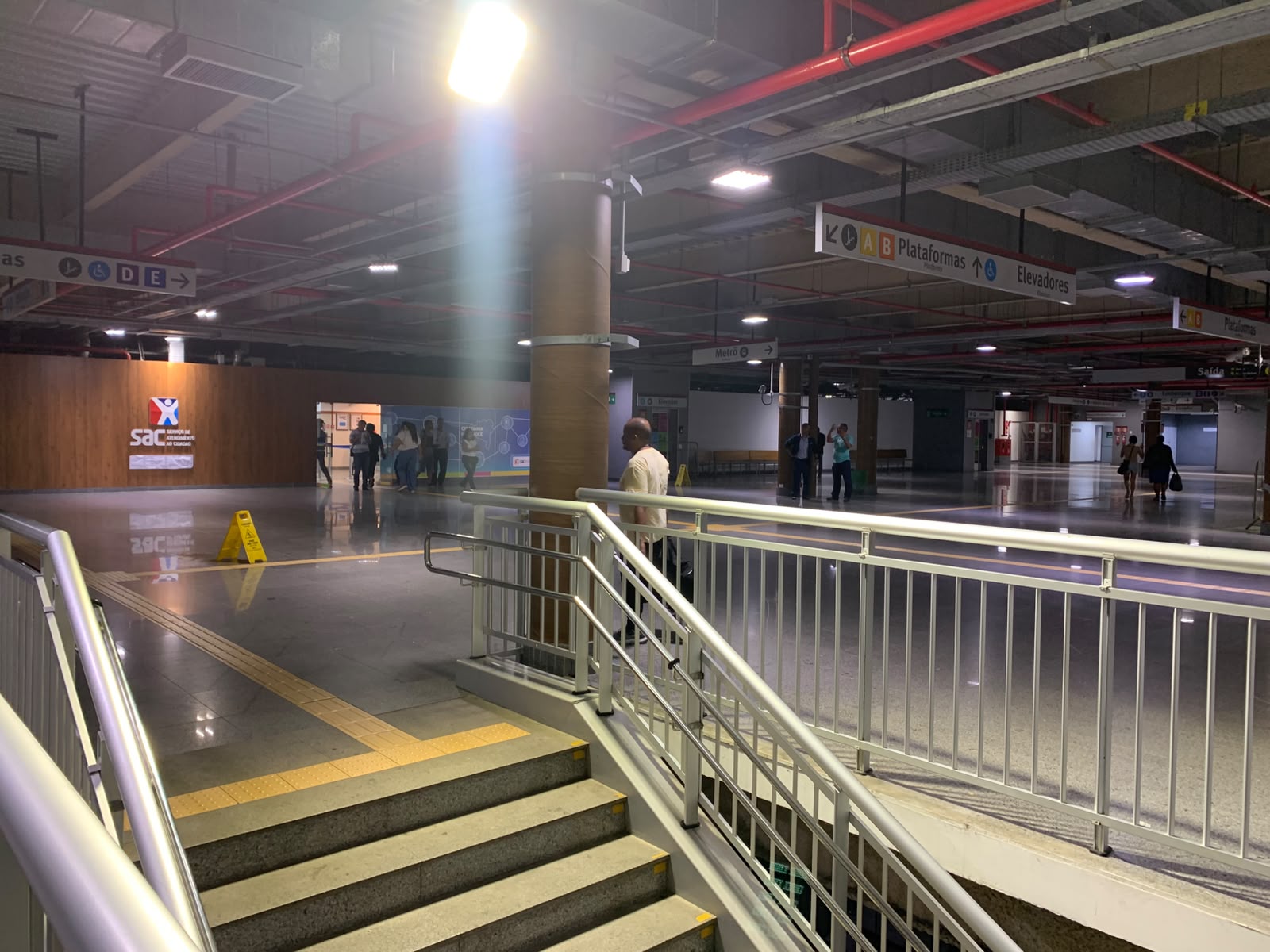 Capa: Inaugurada há oito anos, Estação Pituaçu segue subutilizada