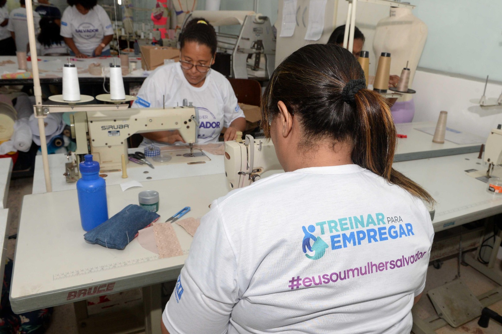 Capa: Treinar para Empregar ultrapassa marca de 10 mil pessoas qualificadas em Salvador em 2026