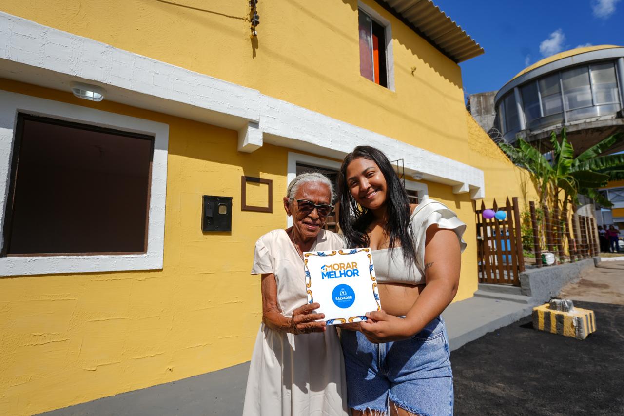 Capa: Morar Melhor: Prefeitura de Salvador entrega 96 casas reformadas em Granjas Rurais