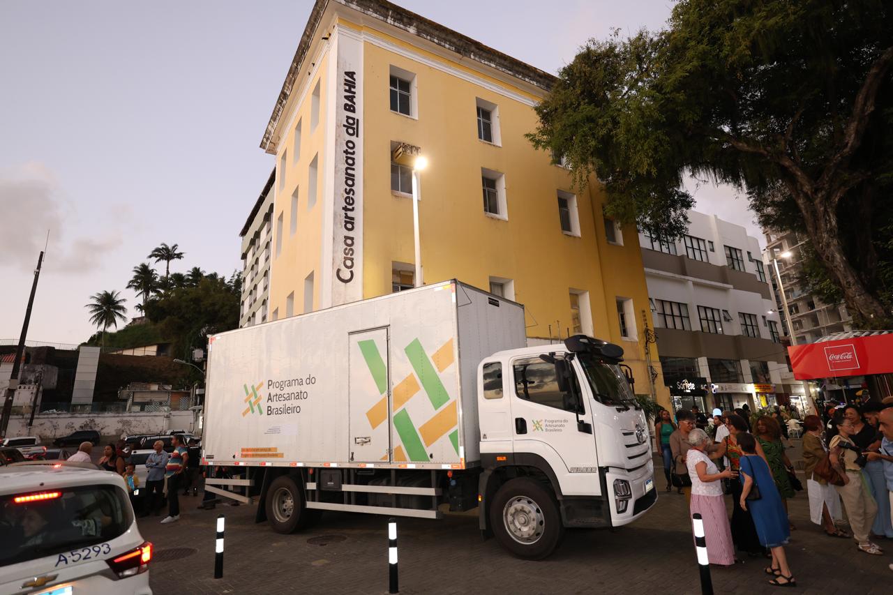Capa: Artesanato baiano amplia estrutura para transporte de peças e atendimento a produtores
