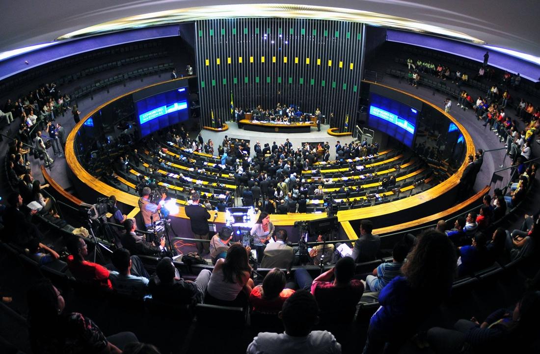 Capa: Bahia: 95% dos deputados federais tentam a reeleição para a Câmara