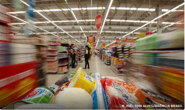 Capa: Bolsa Família é reajustado em 15%; medida vale a partir de outubro