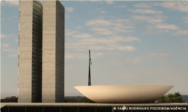 Capa: Câmara dos Deputados aprova aumento no limite de receita bruta do MEI
